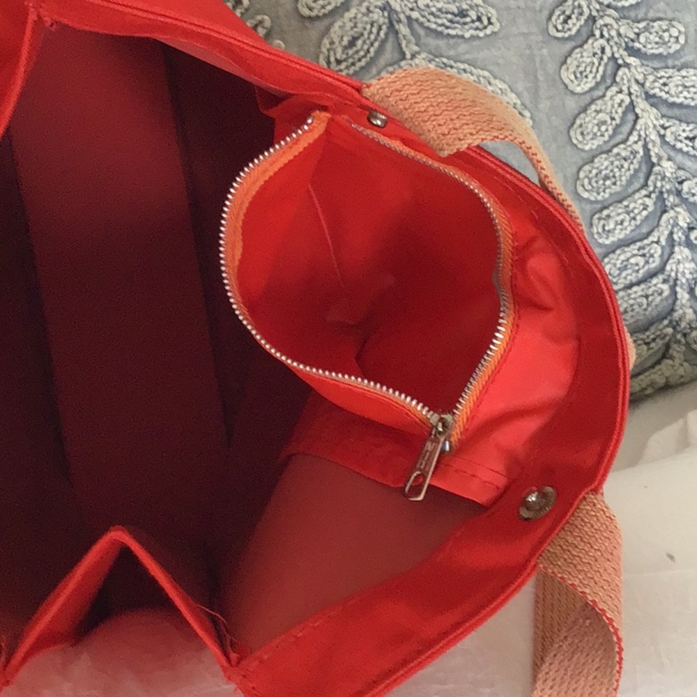 Red canvas tote bag with a front pocket - Picture 9 of 9